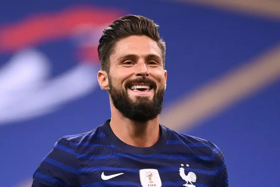كأس العالم.. تألق جيرو يدفع ميلان للضغط من أجل تجديد عقده