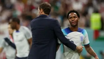 كأس العالم.. تقارير تكشف سبب مغادرة سترلينج معسكر منتخب إنجلترا