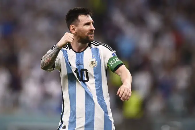 كأس العالم.. حارس هولندا عن مواجهة ميسي: أنه بشر وقد يهدر ضربات الجزاء