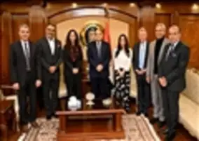 وزير التجارة يبحث مع شركتين أمريكية ونمساوية توطين صناعة الأجهزة المعملية والمستلزمات الطبية في مصر