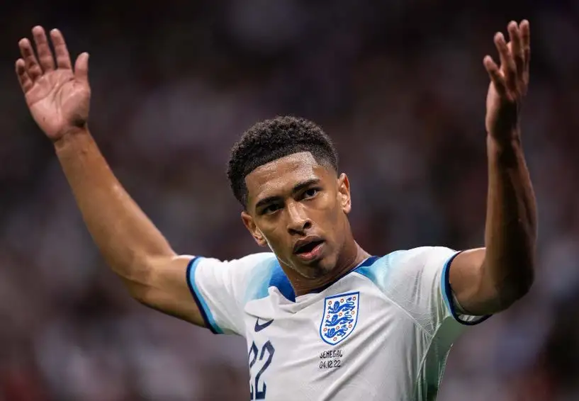 كأس العالم.. أوباميكانو مدافع فرنسا يقلل من خطورة بيلينجهام لاعب إنجلترا