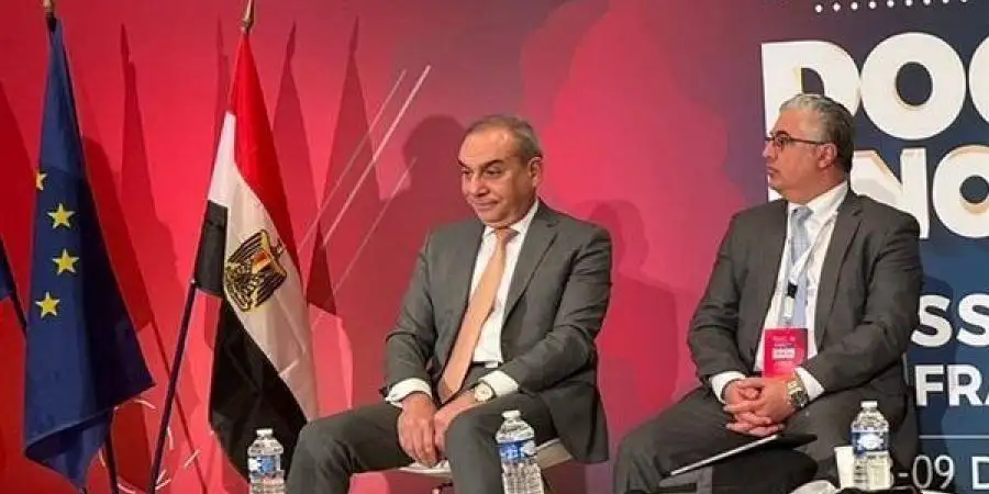 رئيس اقتصادية قناة السويس يستعرض أمام الشركات الفرنسية خطة توطين القطاعات الصناعية