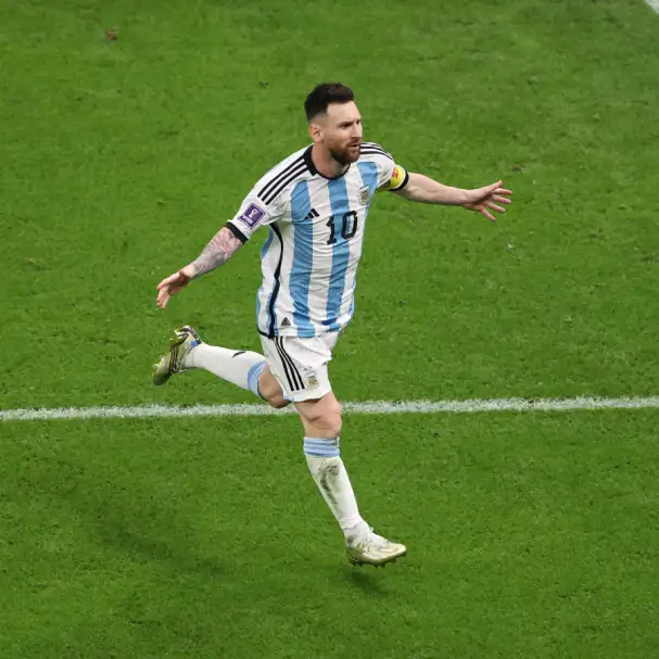 كأس العالم.. باتيستوتا بعد تخطي ميسي لرقمه: يستحق اللقب إنه أسطورة الأرجنتين