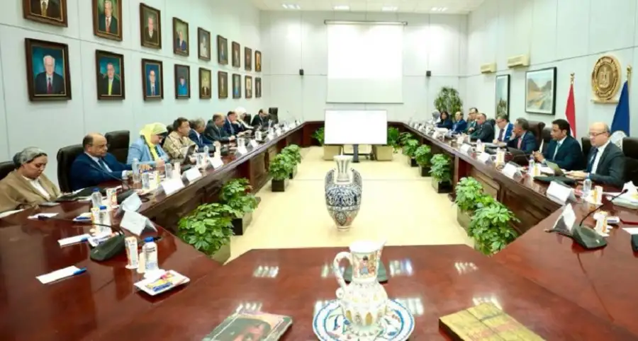 وزير السياحة والآثار يترأس اجتماع مجلس إدارة هيئة المتحف المصري الكبير