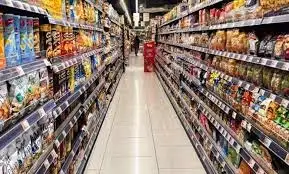 التجار يلجأون لتخزين البضائع بسبب توقعات ارتفاع سعر الصرف