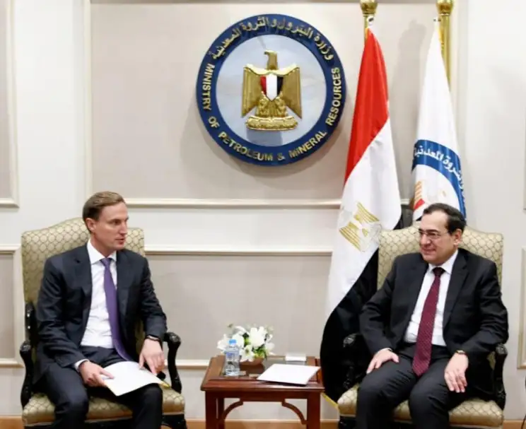 وزير البترول يبحث مع رئيس شركة لوك أويل الروسية فرص استثماراتها بمصر