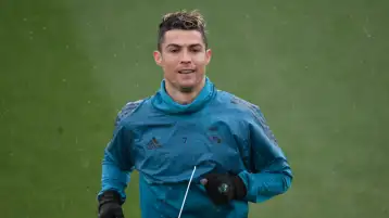 بعد فترة تدريبه في ريال مدريد.. رونالدو يتجه إلى دبي