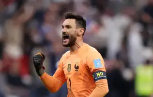 لوريس يحطم رقم نوير في كأس العالم