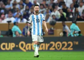 ميسي يعادل إنجاز بيليه ويصبح خامس الهدافين التاريخيين للمونديال