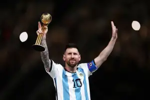 ميسي يتوج بجائزة أفضل لاعب في كأس العالم 2022