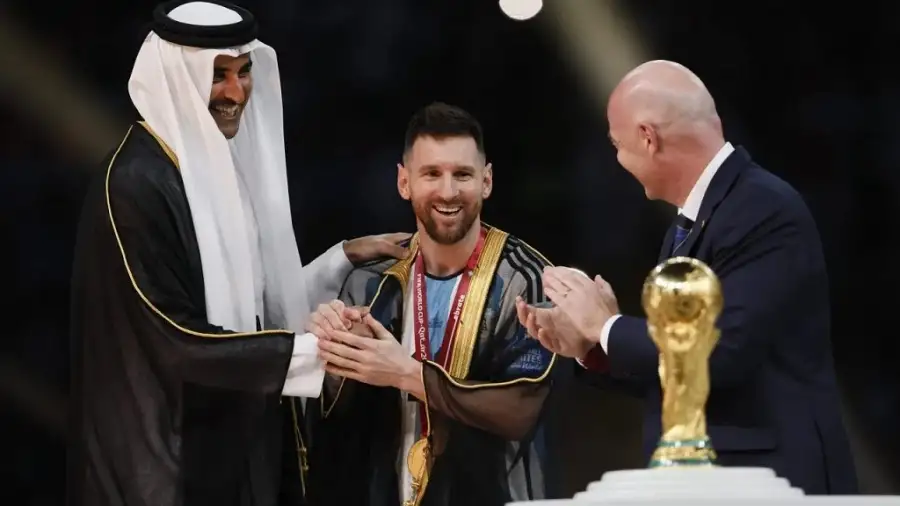 ليفاندوفسكي يرشح ميسي لجائزة الكرة الذهبية ويترك الباب مفتوحا بشأن مونديال 2026