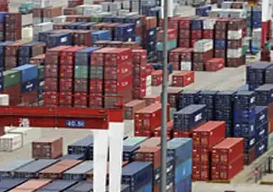 أمين الغرف التجارية: الإفراج عن ثلث البضائع في الموانئ المصرية