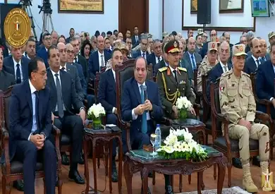 الرئيس السيسي: الضغط على الدولار يقل كلما انخفض حجم الاستيراد