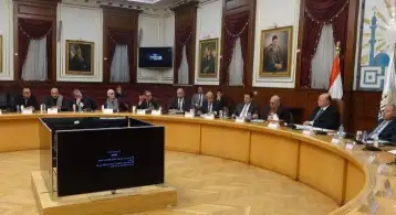 محافظ القاهرة يجتمع بالغرفة التجارية لبحث استعدادات رمضان وضبط السوق