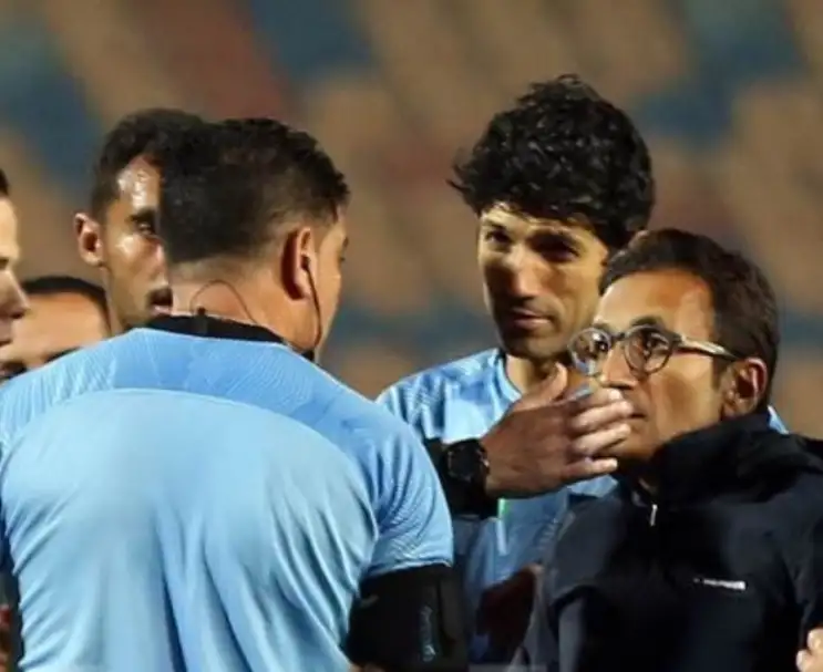 «في إيه يا سامي.. في إيه».. خناقة بين إبراهيم نور الدين ومدرب سيراميكا بعد نهاية اللقاء