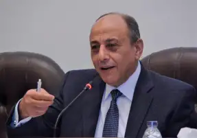 وزير الطيران: جاهزية مطاري برنيس والعلمين للتشغيل.. وإتاحة تخفيضات تصل إلى 50% للشركات