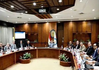 وزير البترول يتابع الموقف التنفيذي لمشروعات التكرير وزيادة القيمة المضافة