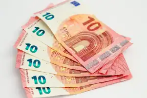 سعر اليورو اليوم الإثنين 9-1-2023 في بداية التعاملات