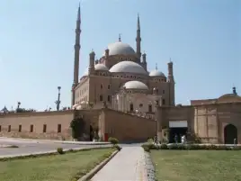 الأعلى للآثار ينفي التعاقد مع شركة إماراتية لإدارة منطقة القلعة