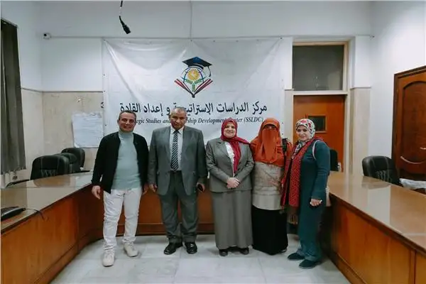 وزير قطاع الأعمال من توشكى: التوسع في زراعة القمح وزيادة مساحته لـ50%