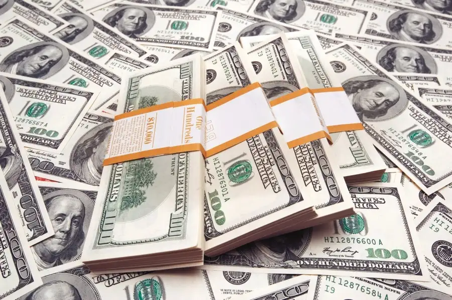 الدولار يقلص مكاسبه بنهاية اليوم ويسجل في البنك المركزي 29.76 جنيه للبيع