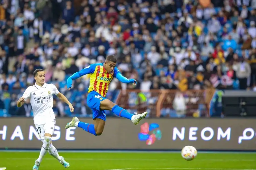 ريال مدريد يهزم فالنسيا بركلات الترجيح ويتأهل لنهائي كأس السوبر الإسباني