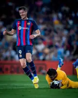 ليفاندوفسكي يقود هجوم برشلونة لمواجهة ريال بيتيس في كأس السوبر الإسباني