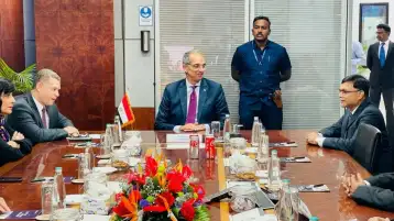 وزير الاتصالات يبحث مع سينت العالمية إنشاء مركز لتصميم الإلكترونيات والأنظمة المدمجة بمصر