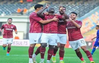 رغم نفي رئيس الزمالك.. مدرب سيراميكا يعلن انتقال ايبوكا للقلعة البيضاء