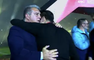 رئيس برشلونة: تشافي مدربا مميزا.. ونتمنى تحقيق المزيد من البطولات