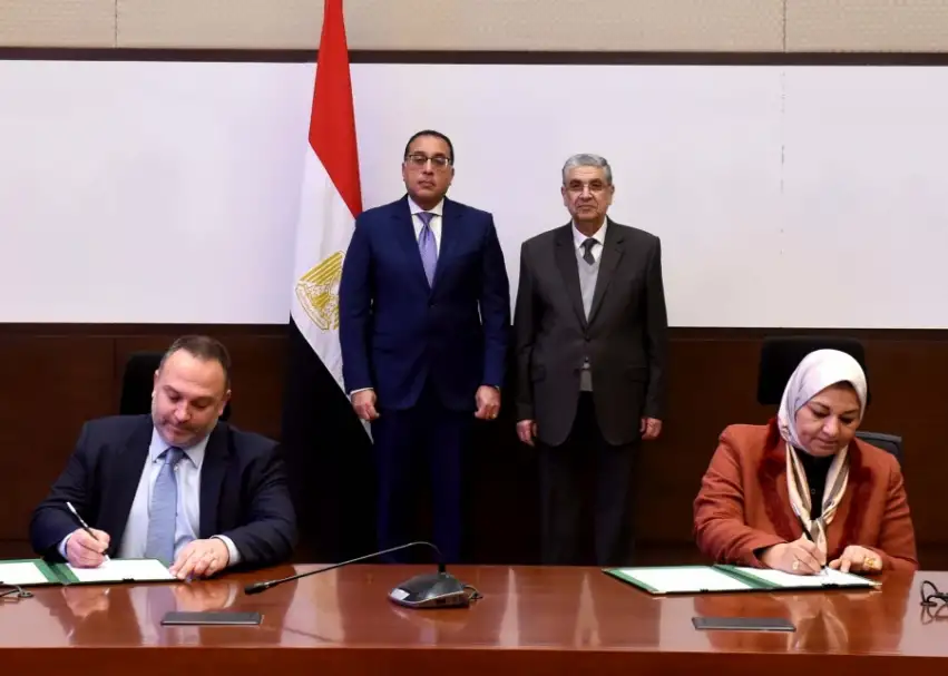 مدبولي يشهد توقيع عقدى تقديم خدمات استشارية فى قطاع الكهرباء والطاقة الجديدة والمتجددة