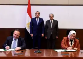 مدبولي يشهد توقيع عقدى تقديم خدمات استشارية فى قطاع الكهرباء والطاقة الجديدة والمتجددة