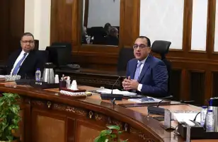 رئيس الوزراء يترأس الاجتماع الأول للجنة متابعة توصيات المؤتمر الاقتصادي «مجلس الأمناء»