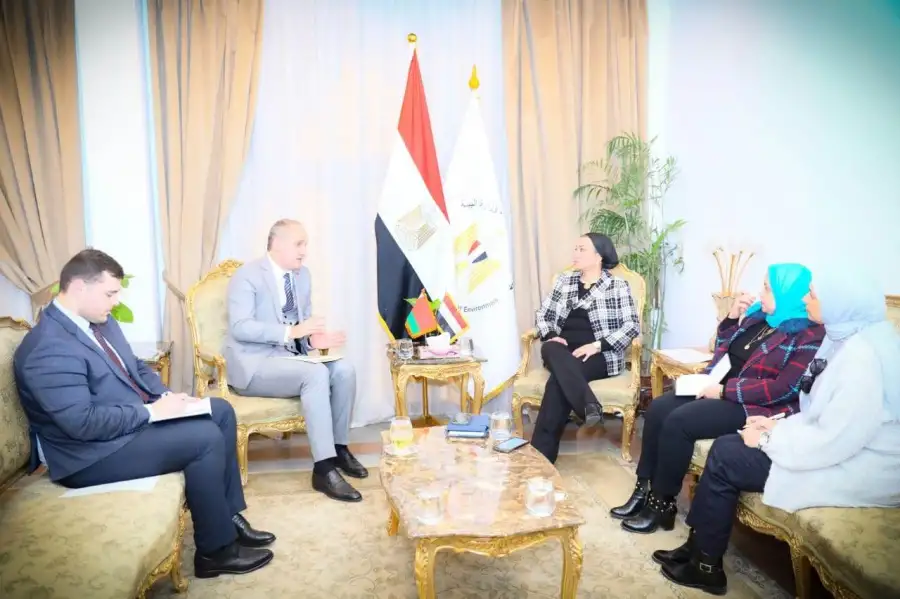 وزيرة البيئة وسفير بيلاروسيا بالقاهرة يبحثان التعاون في ملف تغير المناخ