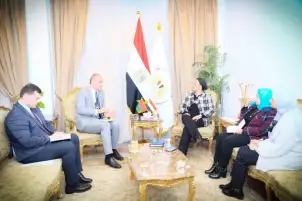 وزيرة البيئة وسفير بيلاروسيا بالقاهرة يبحثان التعاون في ملف تغير المناخ