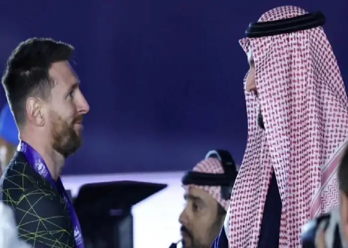 ميسي يخطر الهلال السعودي بقراره النهائي