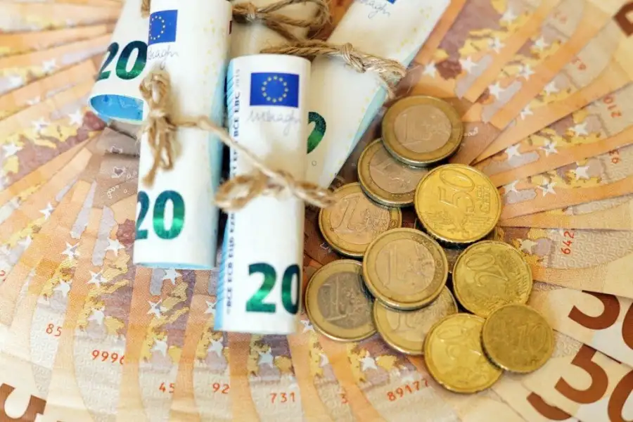 سعر اليورو اليوم الأحد 22-1-2023 مقابل الجنيه في بداية التعاملات البنكية