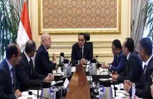 رئيس الوزراء يستعرض سبل النهوض بنشاط التمويل العقاري وتصدير العقار للخارج