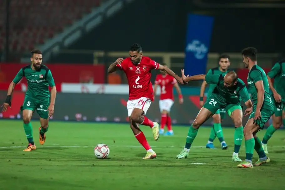 الشحات ينافس صلاح ومحرز على أسرع لاعب عربي في العالم
