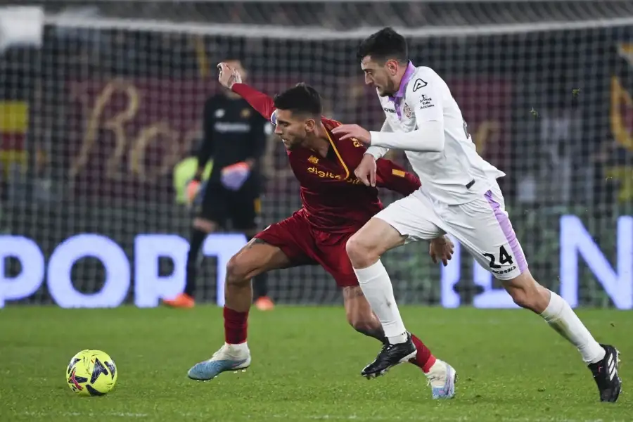 كريمونيزي يطيح بروما ويرافق فيورنتينا إلى المربع الذهبي ببطولة كأس إيطاليا