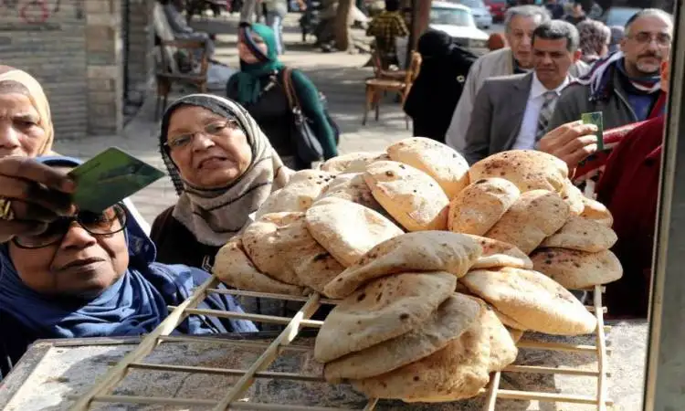 الحكومة تنفي رفع سعر رغيف الخبز المدعم بداية من يوليو المقبل