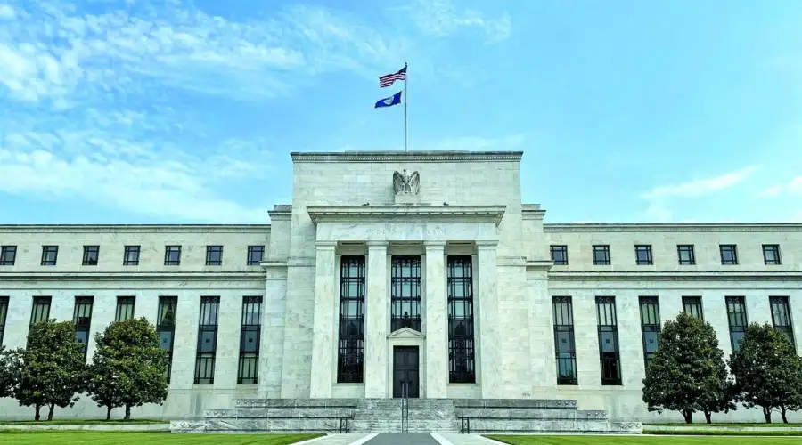 رئيس شركة فرست فاينانشيال ماركتس: أتوقع عودة البنك المركزي إلى رفع أسعار الفائدة لجذب تدفقات دولارية
