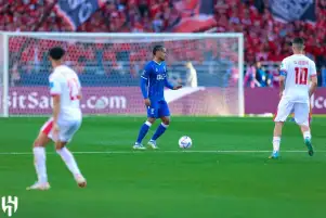 الهلال السعودي يكشف حجم إصابة لاعبه البيروفي كاريلو