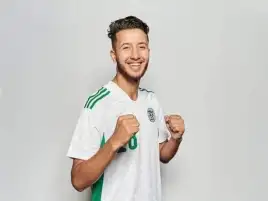 الجزائري مريزيق أفضل لاعب في أمم إفريقيا للمحليين