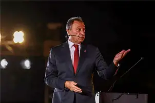 الخطيب يجدد التحية لجماهير المغرب لمساندتهم الأهلي في المونديال