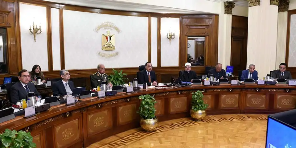 رئيس الوزراء يعلن أسماء الـ32 شركة المطروحة بالبورصة أو لمستثمر استراتيجي