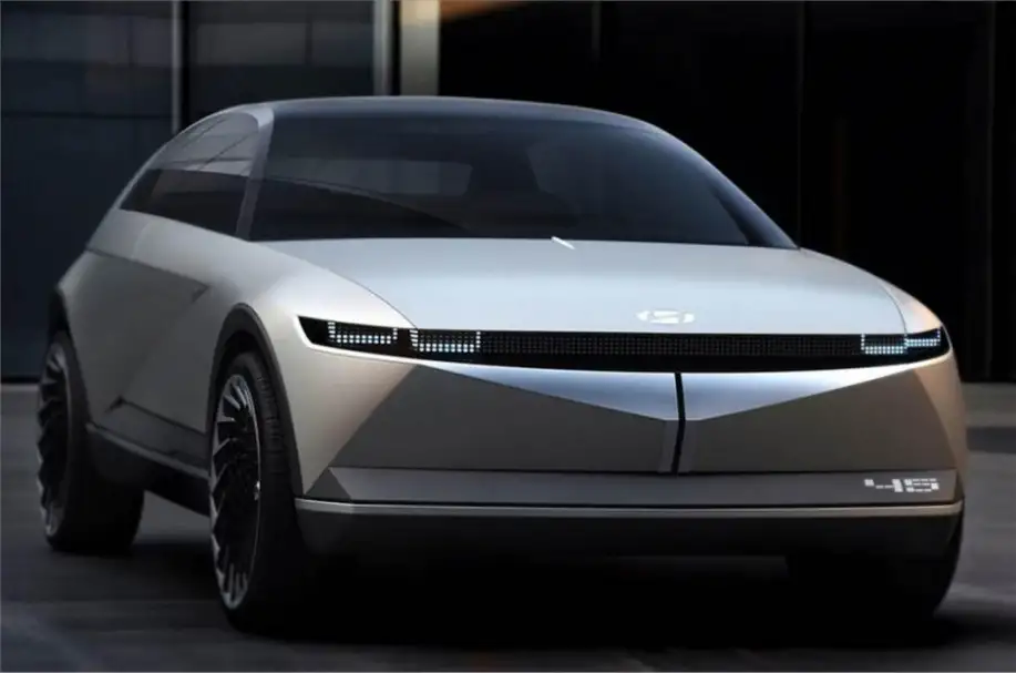 موقع "cars.com" يختار "هيونداي أيونيك 5" أفضل سيارة كهربائية فى 2023