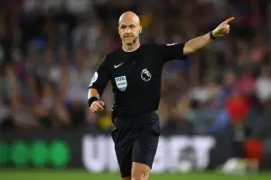 طاقم تحكيم إنجليزي لمباراة نهائي مونديال الأندية بين ريال مدريد والهلال السعودي