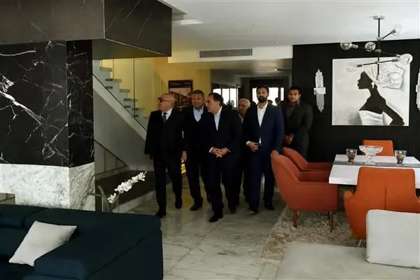 رئيس الوزراء يتفقد المراحل السكنية الثلاث الأولى بمشروع عاصمة الشمس