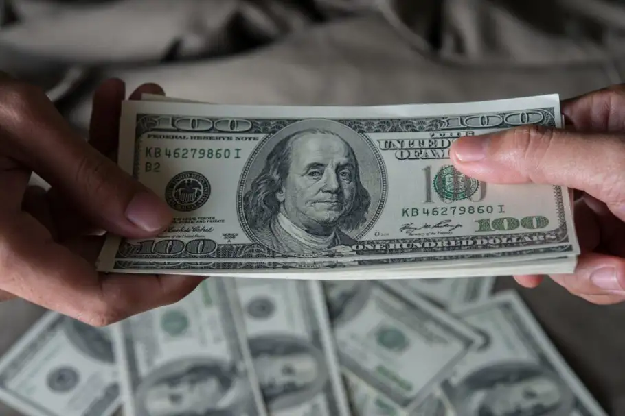 سعر الدولار اليوم الإثنين 13-2-2023 مقابل الجنيه في مستهل التعاملات البنكية